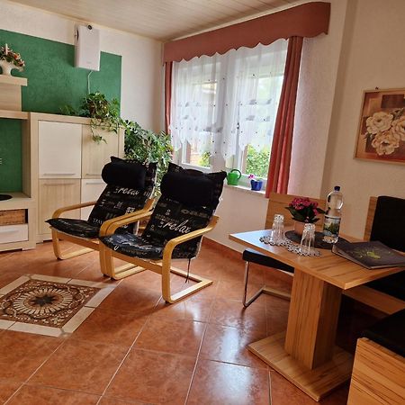 Ferienwohnung Am Oepitzer Berg Pößneck Exterior foto