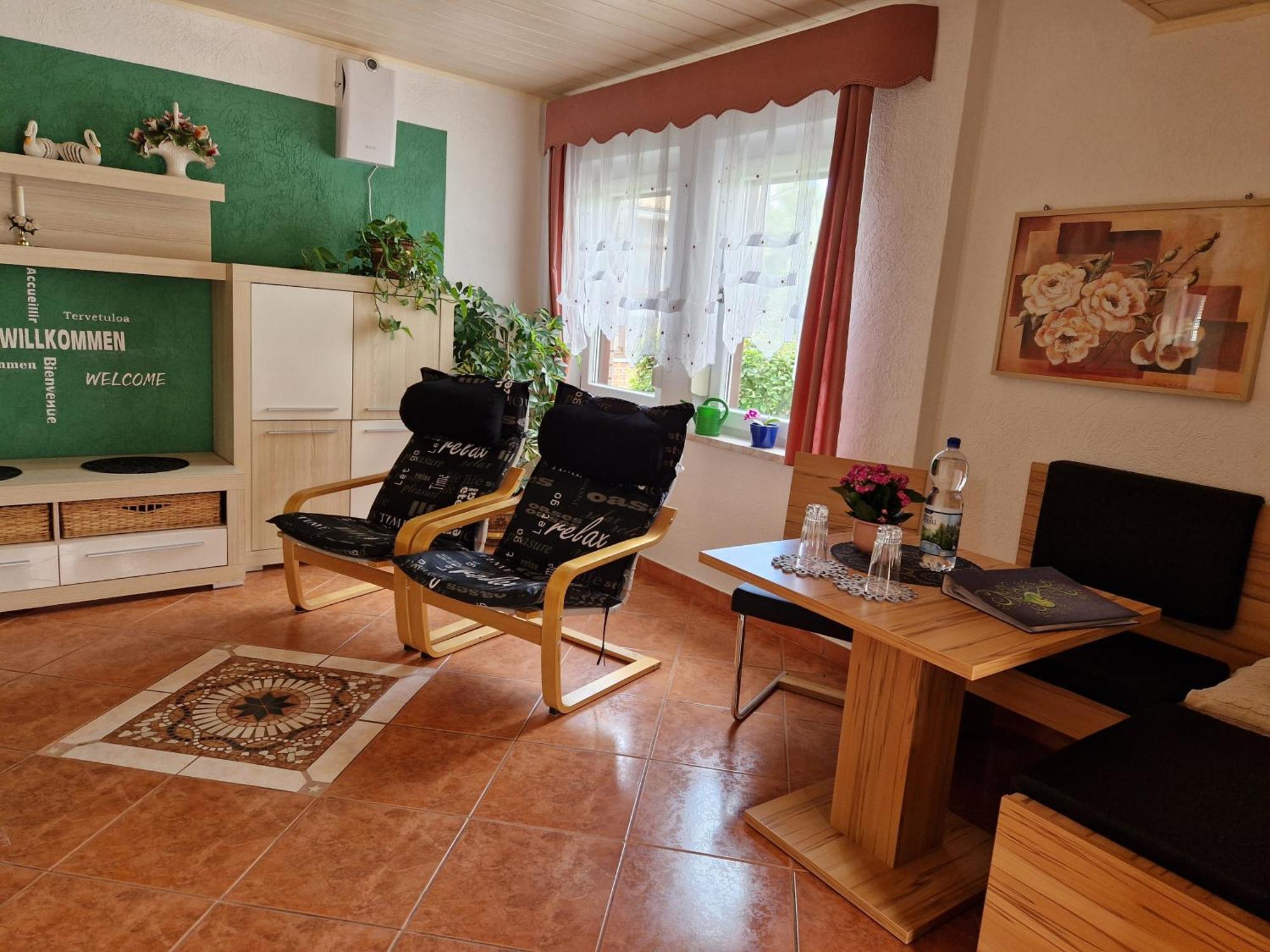 Ferienwohnung Am Oepitzer Berg Pößneck Exterior foto