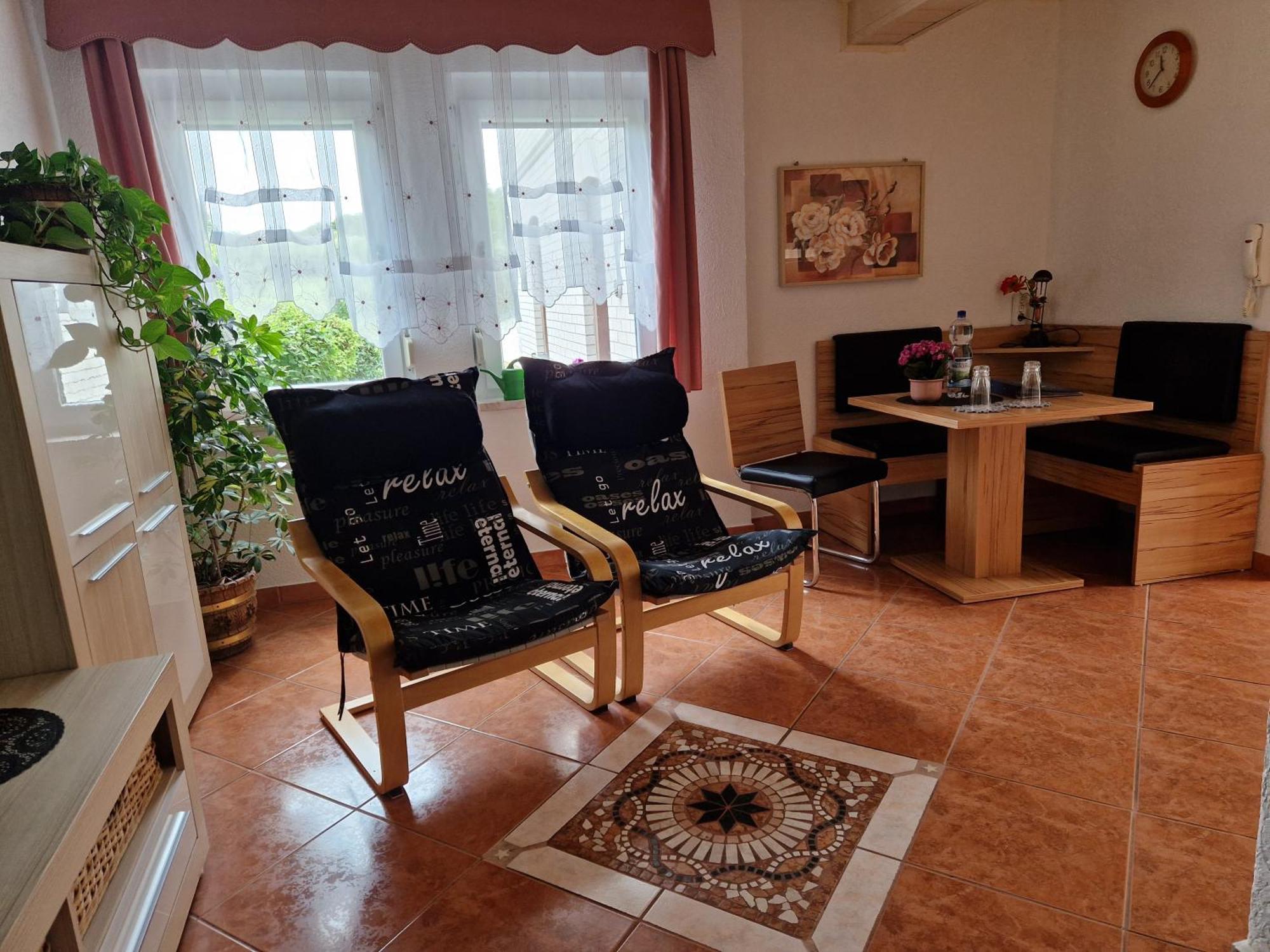 Ferienwohnung Am Oepitzer Berg Pößneck Exterior foto