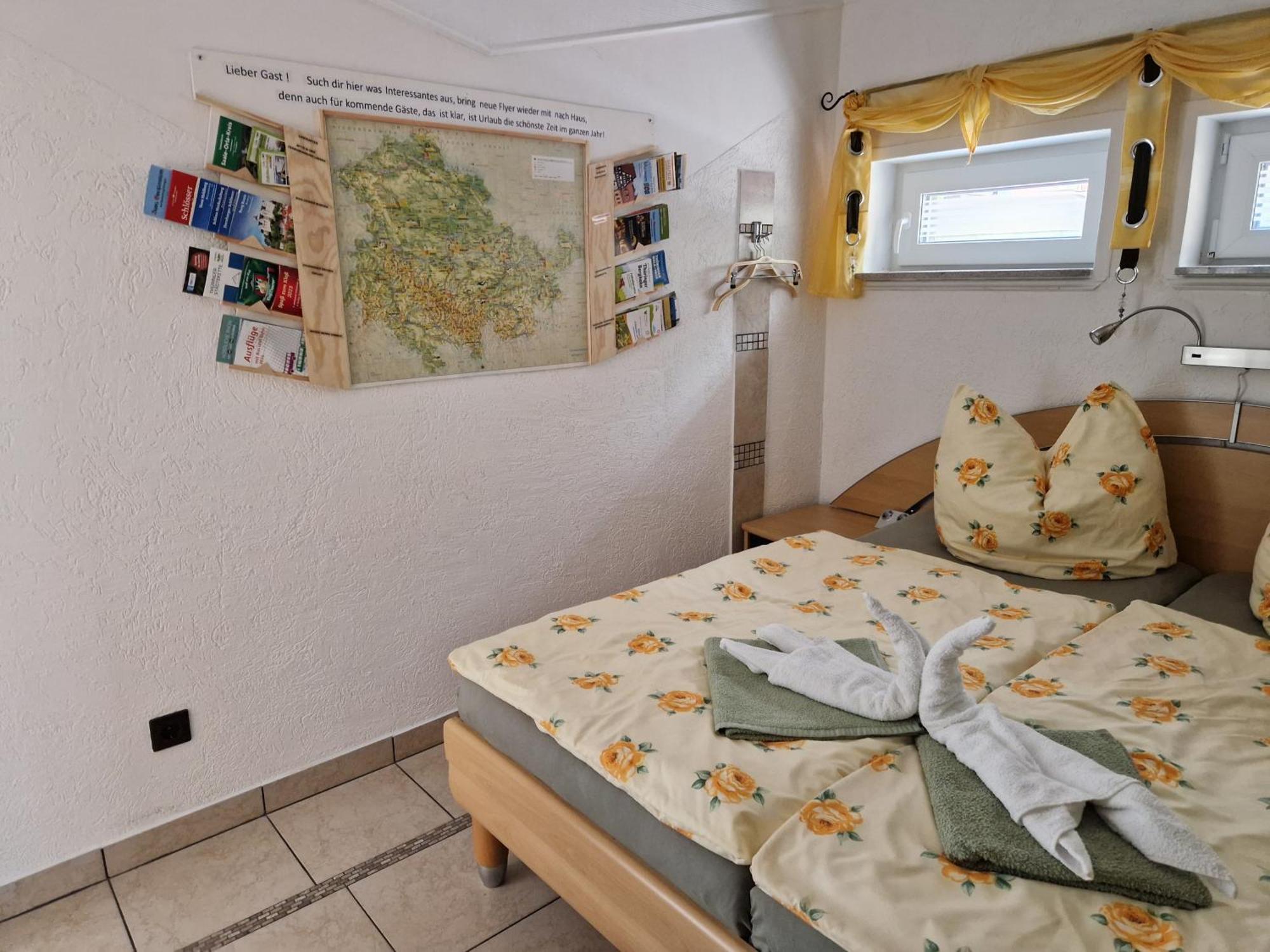 Ferienwohnung Am Oepitzer Berg Pößneck Exterior foto
